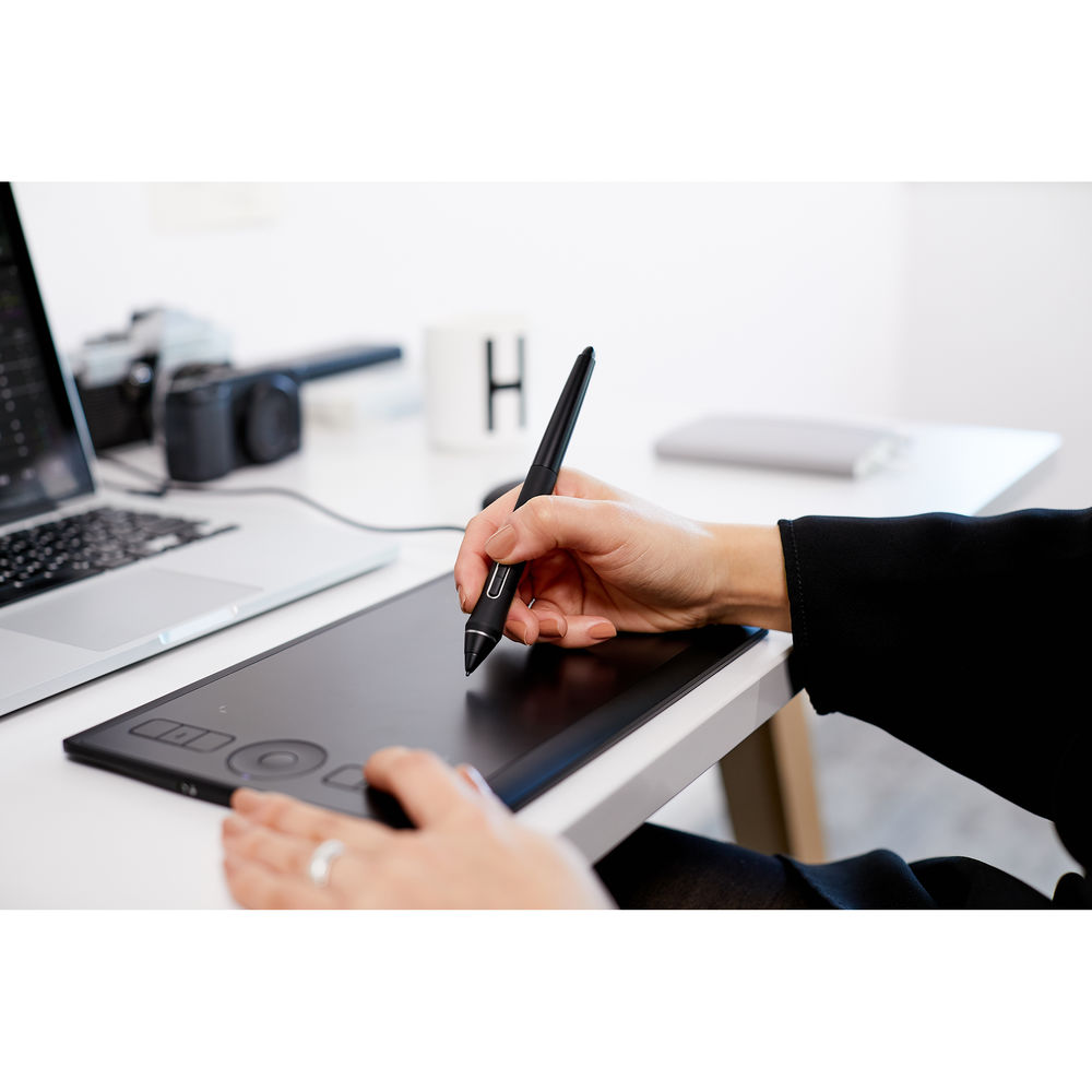 Wacom Intuos Pro Small, Tableta digital creativa USB / Bluetooth, (Pequeña) · PTH460K0